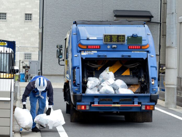 10-leis-japonesas-estranhas-horario-de-lixo